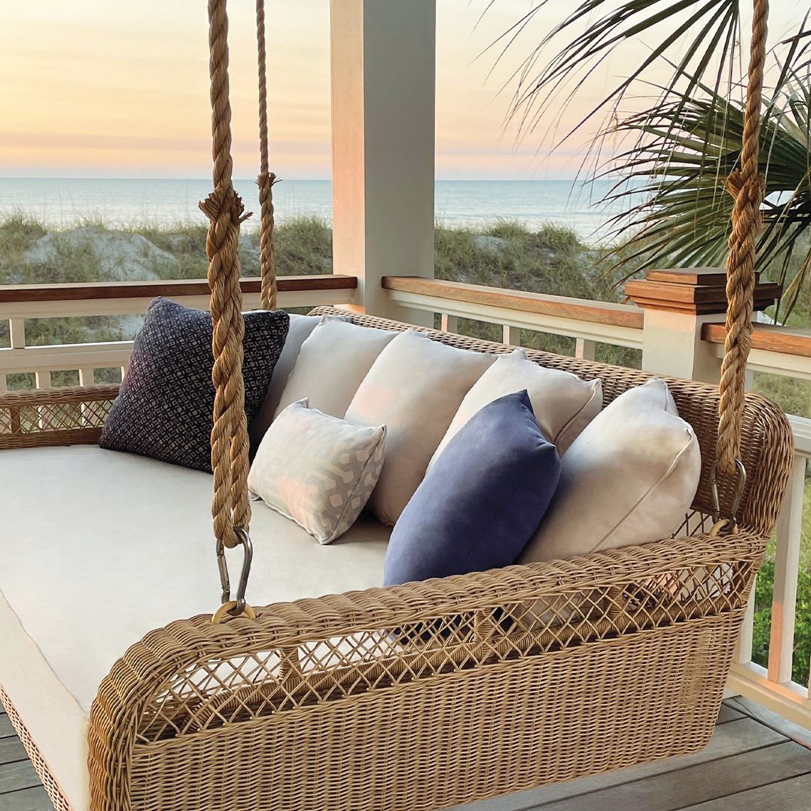 Amelia Hanging Daybed - Image 4